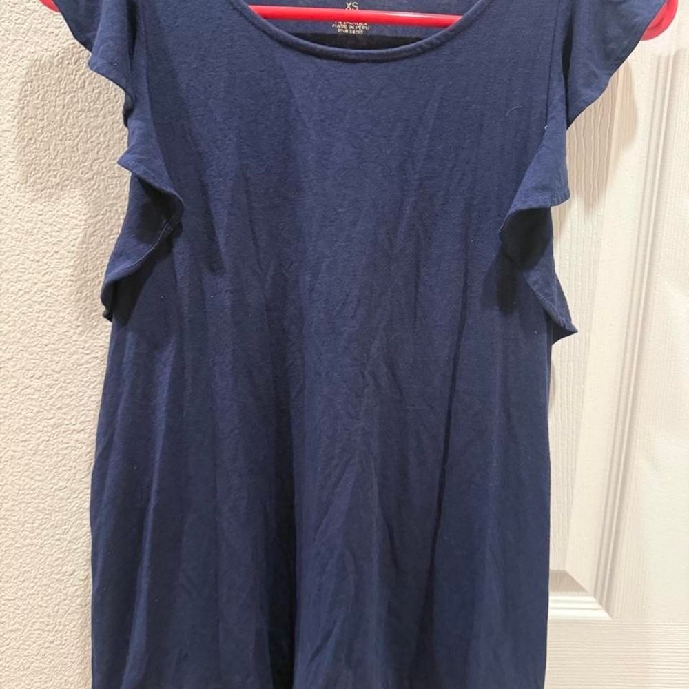Navy blue Lilly Pulitzer top with ruffles in XS